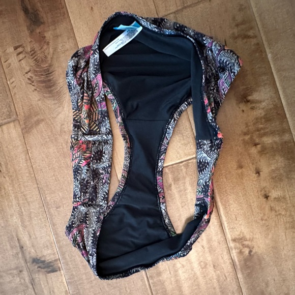 Like New Anthropologie Allihop Swim Ruched Bikini Bottom Black Paisley Print - Picture 11 of 16